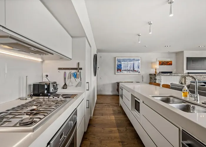 Luxury Lakeview On Ardmore With Sauna Wanaka
